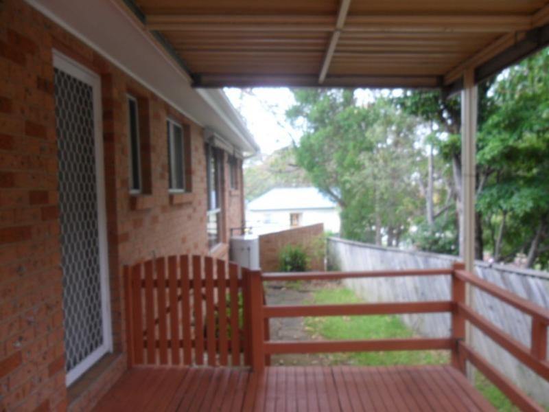 2/47 Brinawarr Street, Bomaderry NSW 2541