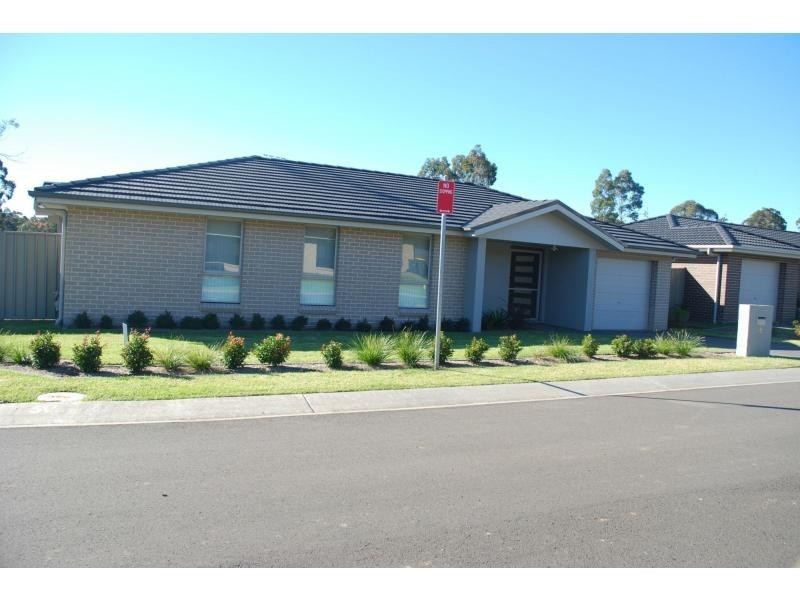 8 Terralla Grove, South Nowra NSW 2541