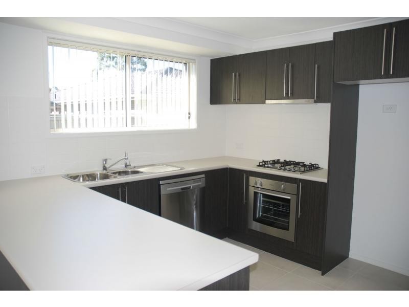 8 Terralla Grove, South Nowra NSW 2541