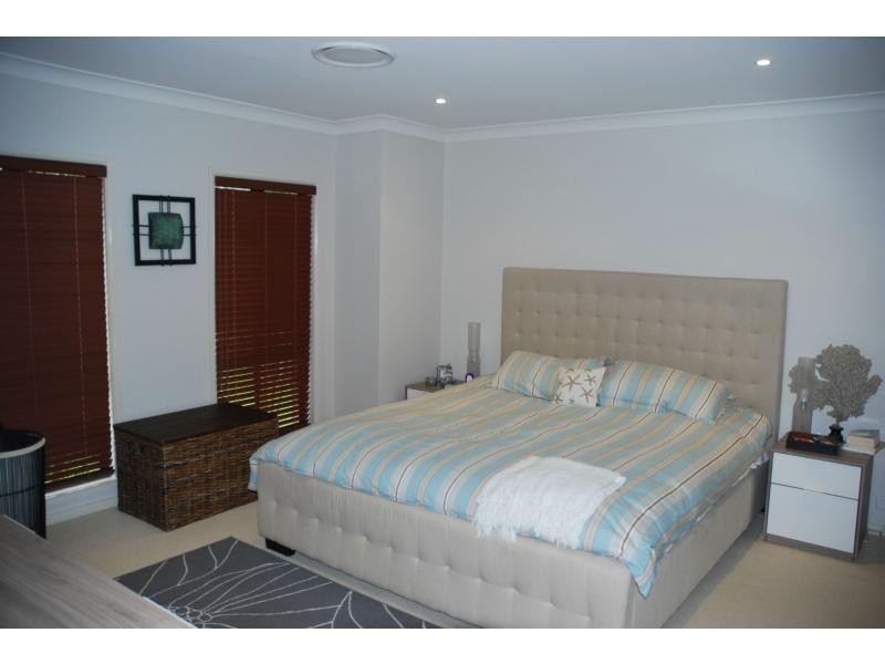 37 Emerald Drive, Meroo Meadow NSW 2540