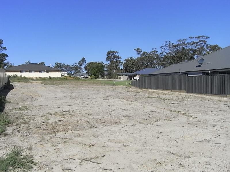 18 Hogbin Crescent, Sanctuary Point NSW 2540