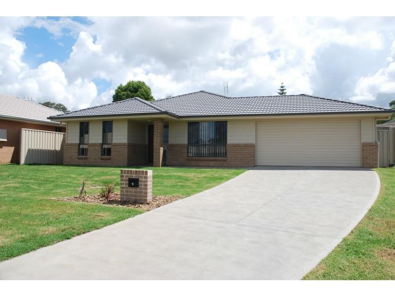 5 Doreen Court, West Nowra NSW 2541