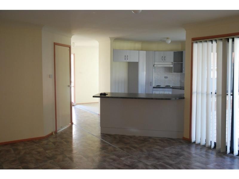 12 Olympic Drive, West Nowra NSW 2541