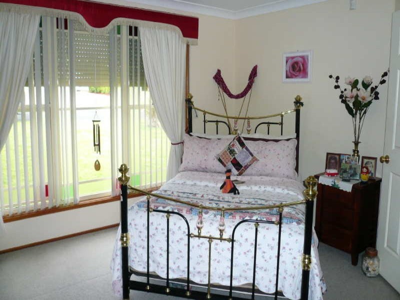 54 Jasmine Drive, Bomaderry NSW 2541