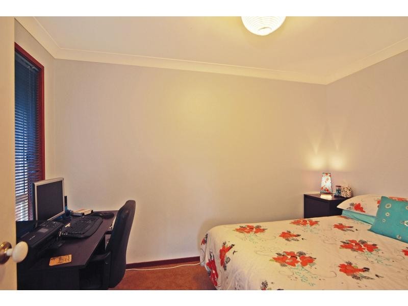 15 Regal Place, Bomaderry NSW 2541