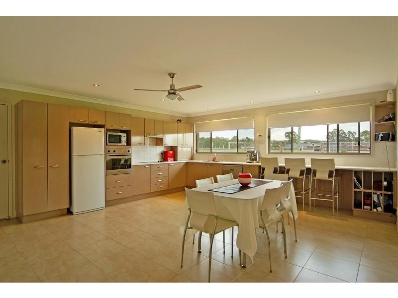 33 Glenoak Way, Nowra Hill NSW 2540