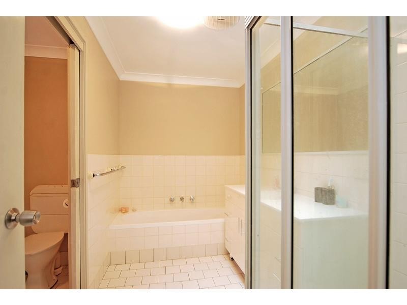 10/33 Lynburn Avenue, Bomaderry NSW 2541