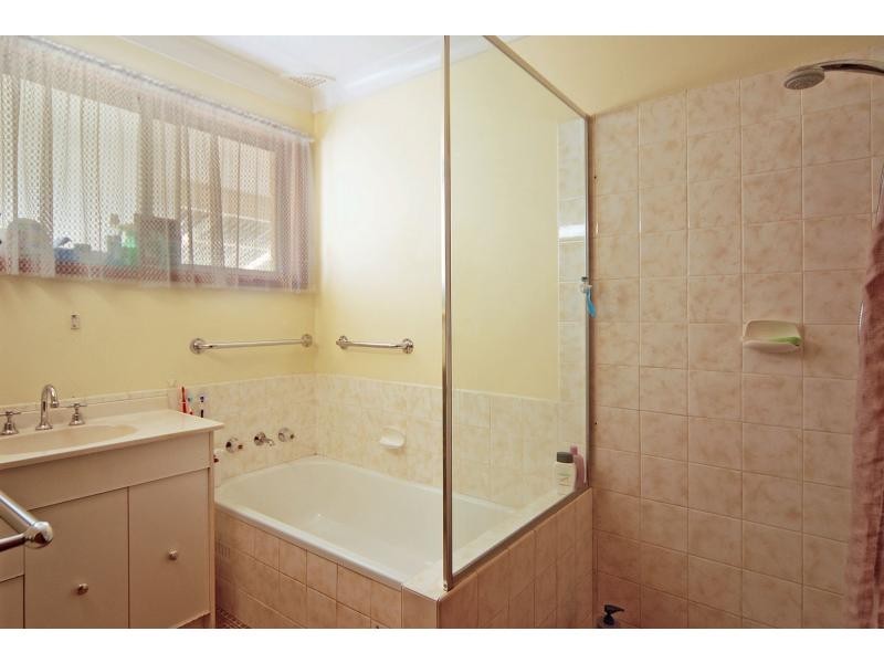 20 Fuchsia Crescent, Bomaderry NSW 2541