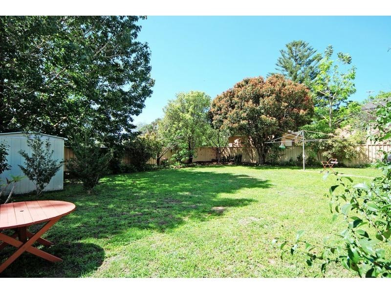 20 Fuchsia Crescent, Bomaderry NSW 2541