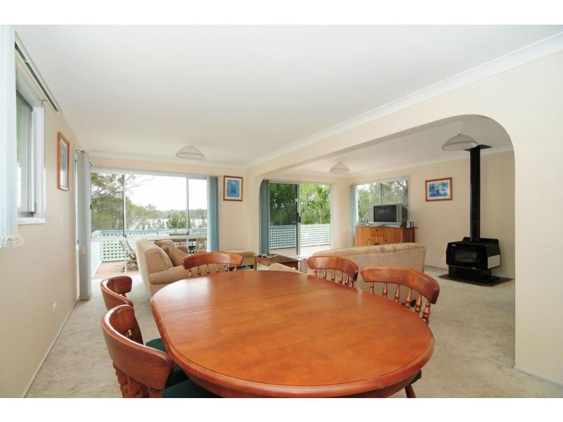 218 Loralyn Avenue, Sanctuary Point NSW 2540