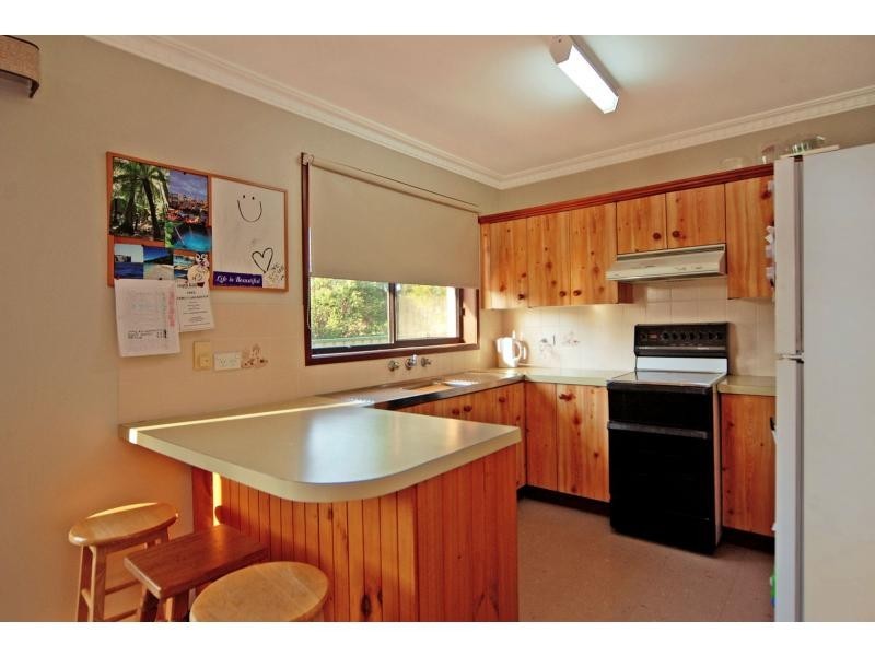 1/6 Waroo Place, Bomaderry NSW 2541