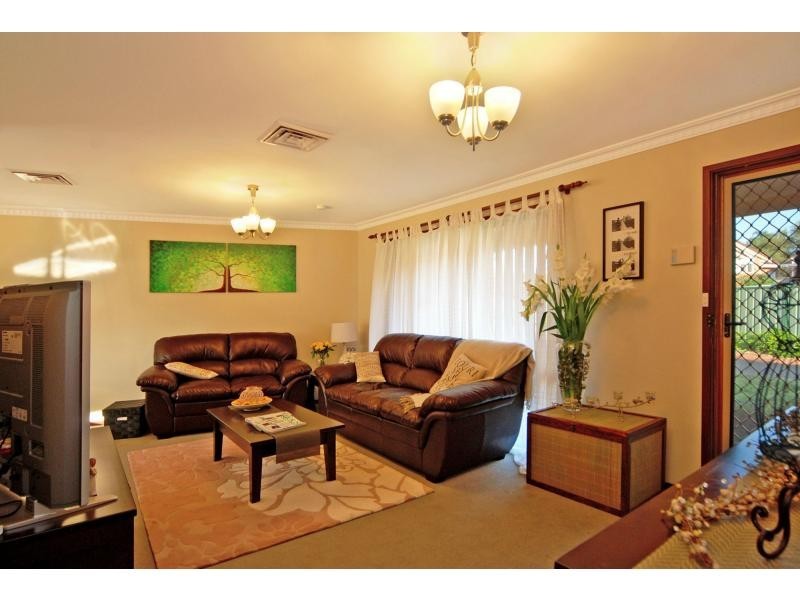 2/6 Waroo Place, Bomaderry NSW 2541