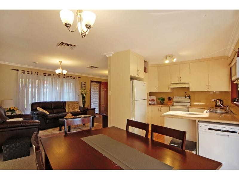 2/6 Waroo Place, Bomaderry NSW 2541