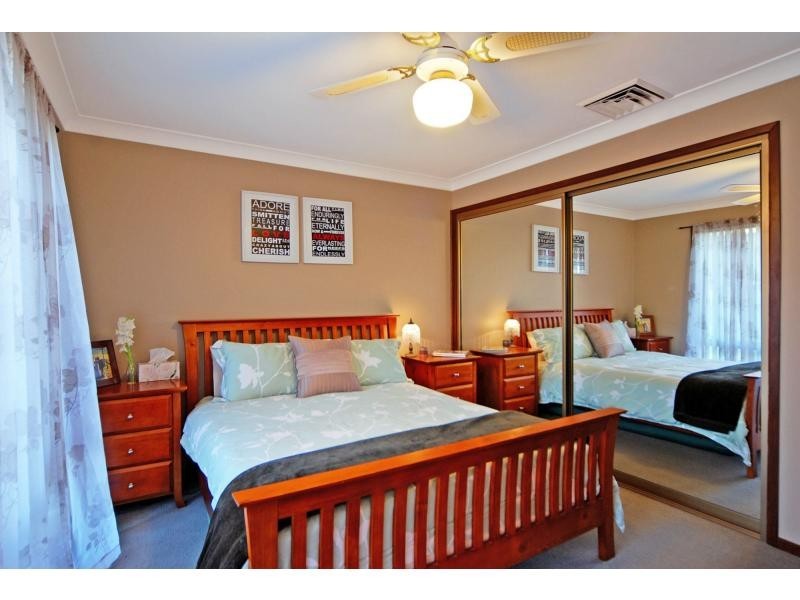 2/6 Waroo Place, Bomaderry NSW 2541