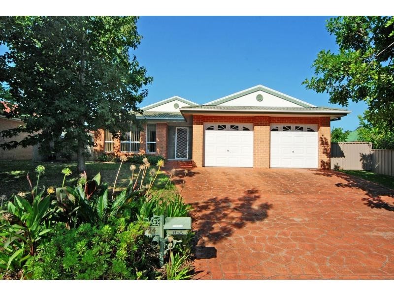 24 Gardenia Crescent, Bomaderry NSW 2541