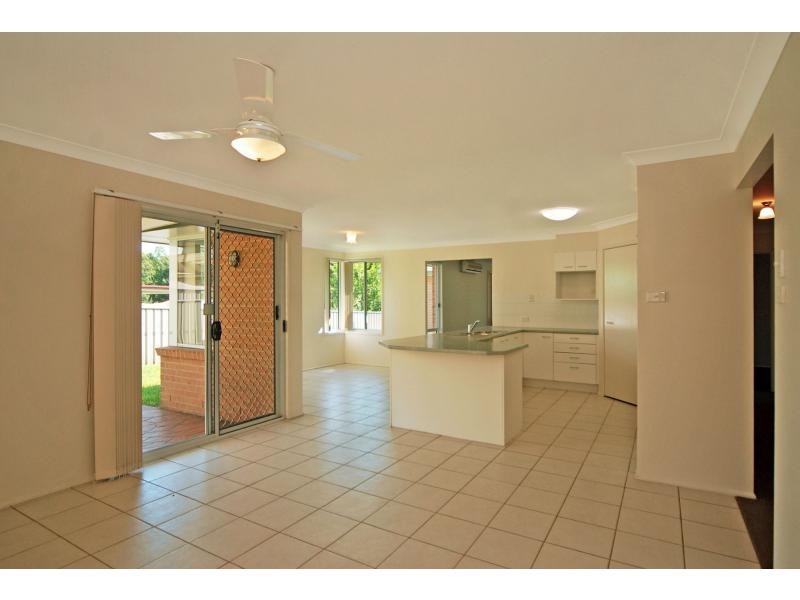 24 Gardenia Crescent, Bomaderry NSW 2541