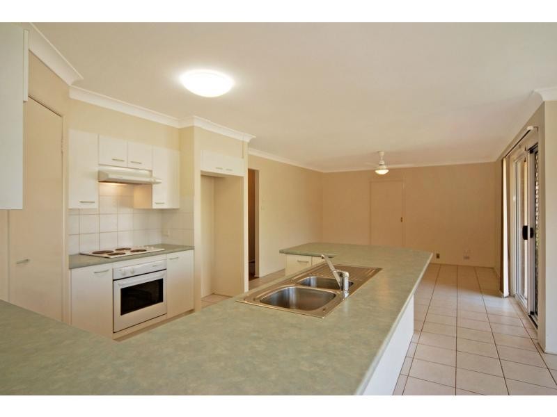 24 Gardenia Crescent, Bomaderry NSW 2541