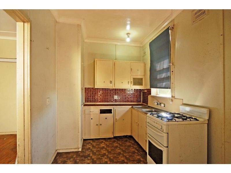 10 Burr Avenue, Nowra NSW 2541