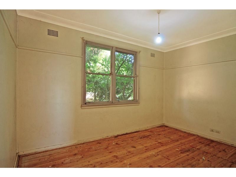 10 Burr Avenue, Nowra NSW 2541