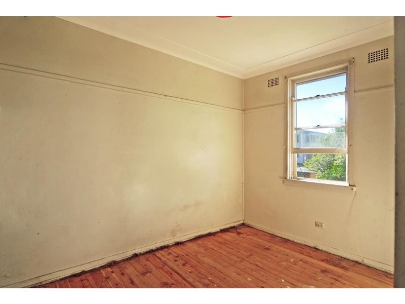 10 Burr Avenue, Nowra NSW 2541