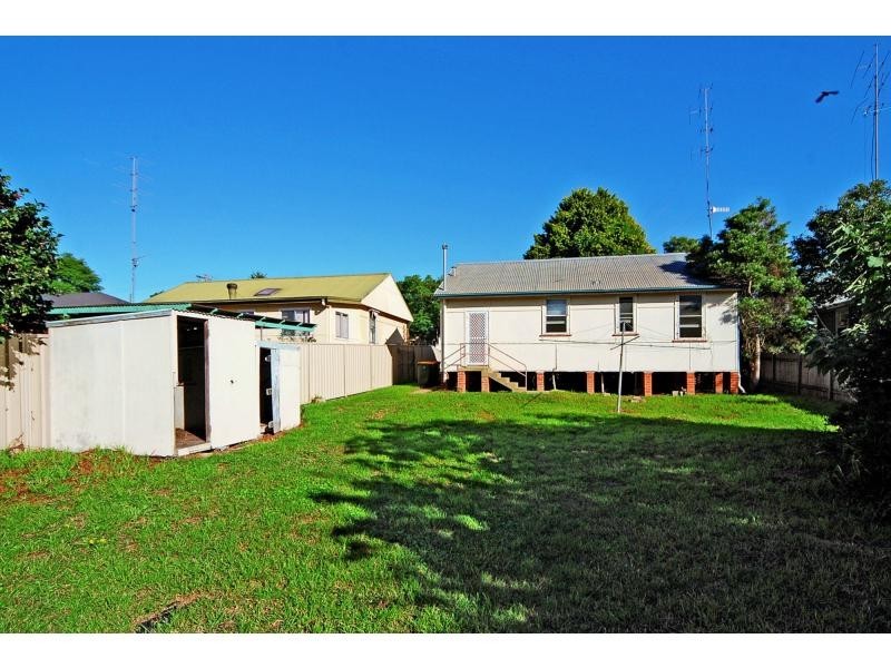 10 Burr Avenue, Nowra NSW 2541