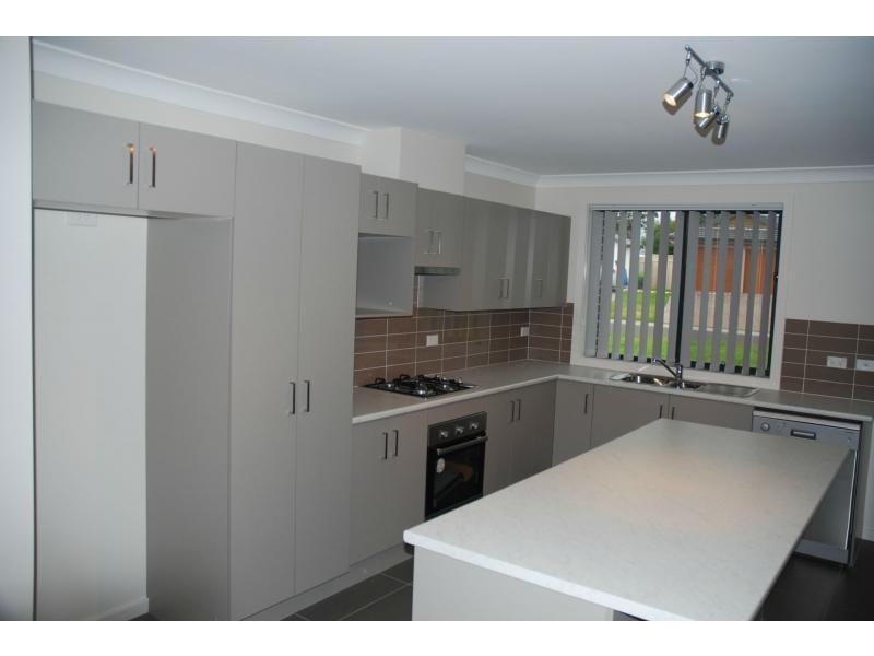 1B Mintbush Crescent, Worrigee NSW 2540