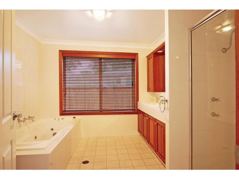 24 Royal Street, Worrigee NSW 2540