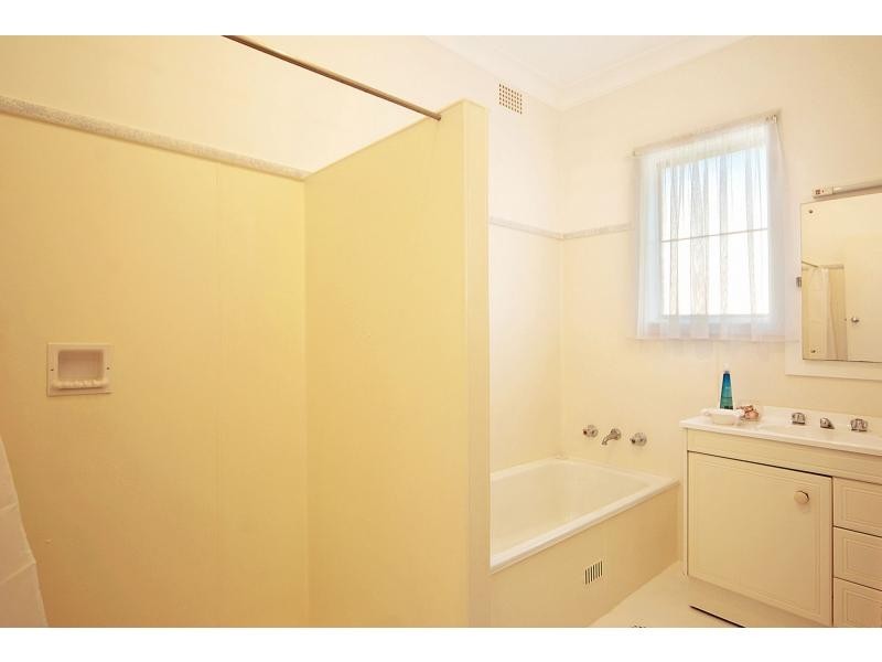 68 Jervis Street, Nowra NSW 2541