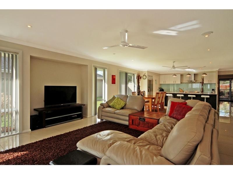 10 Hanover Close, South Nowra NSW 2541