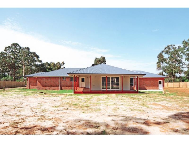 5B Creston Grove, Bomaderry NSW 2541