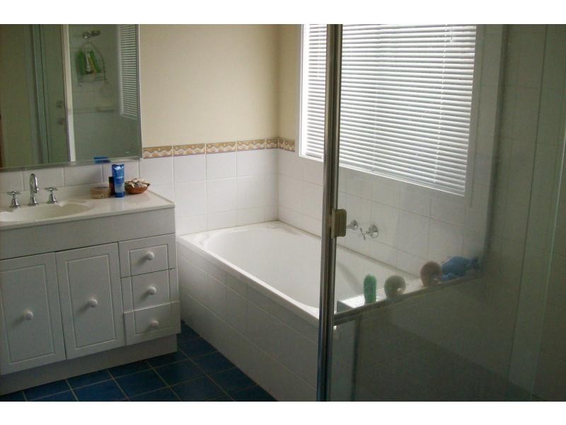 1 Robinia Way, Worrigee NSW 2540