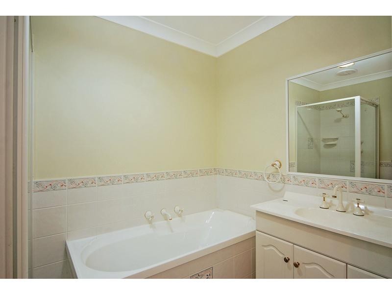 1/22 Mattes Way, Bomaderry NSW 2541