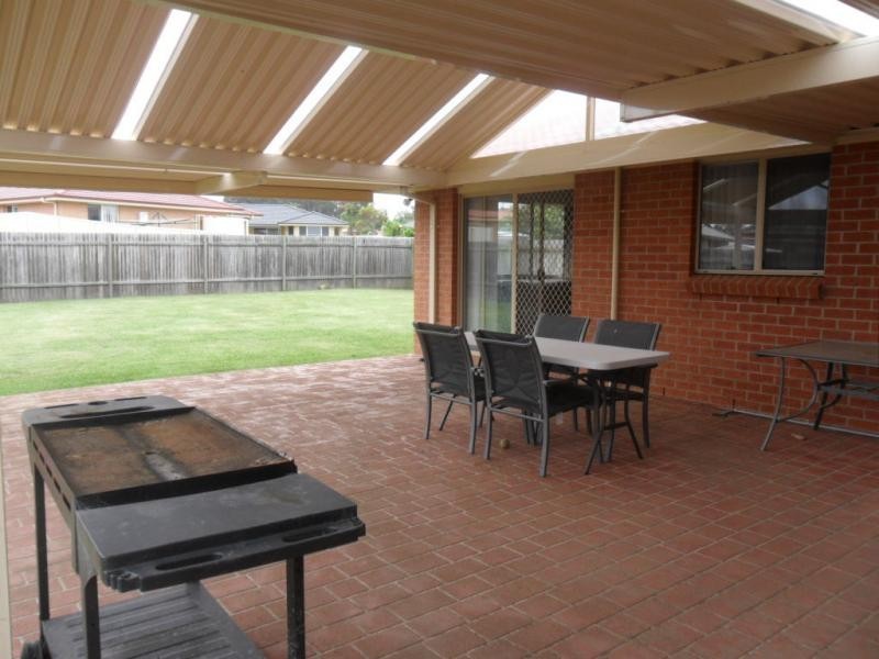 6 Eucalyptus Avenue, Worrigee NSW 2540