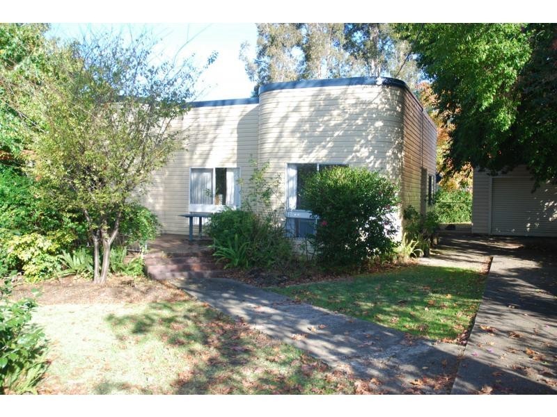 48 Jervis Street, Nowra NSW 2541