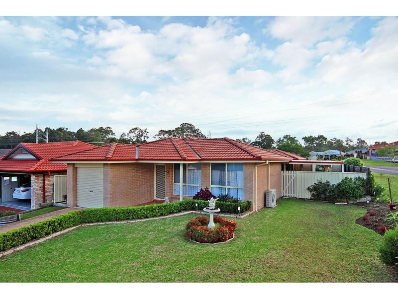 15 Rouken Glen, West Nowra NSW 2541