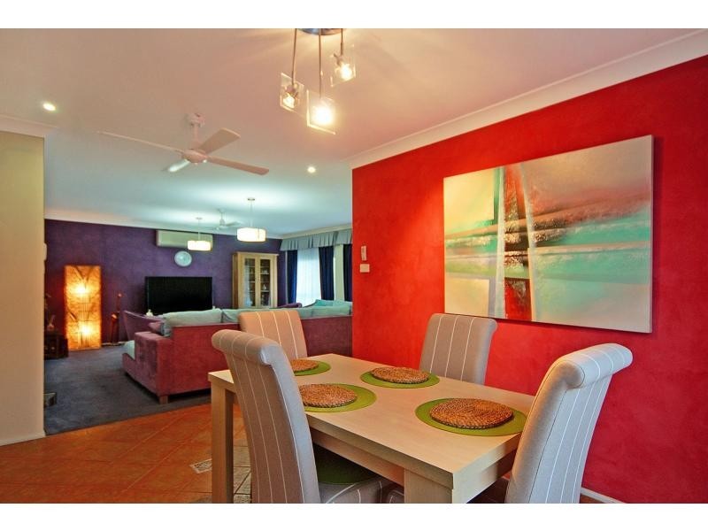15 Rouken Glen, West Nowra NSW 2541