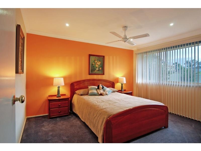 15 Rouken Glen, West Nowra NSW 2541