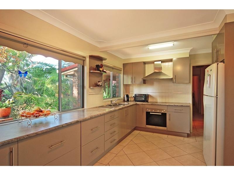 D570 Princes Highway, Falls Creek NSW 2540