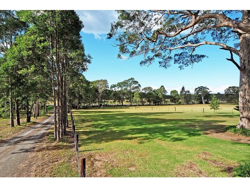 D570 Princes Highway, Falls Creek NSW 2540