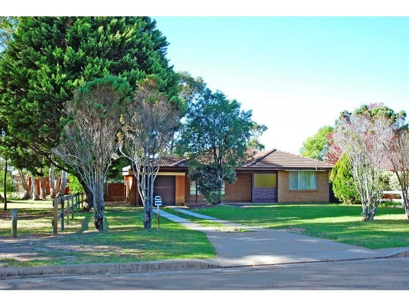 2 Crawford Drive, North Nowra NSW 2541