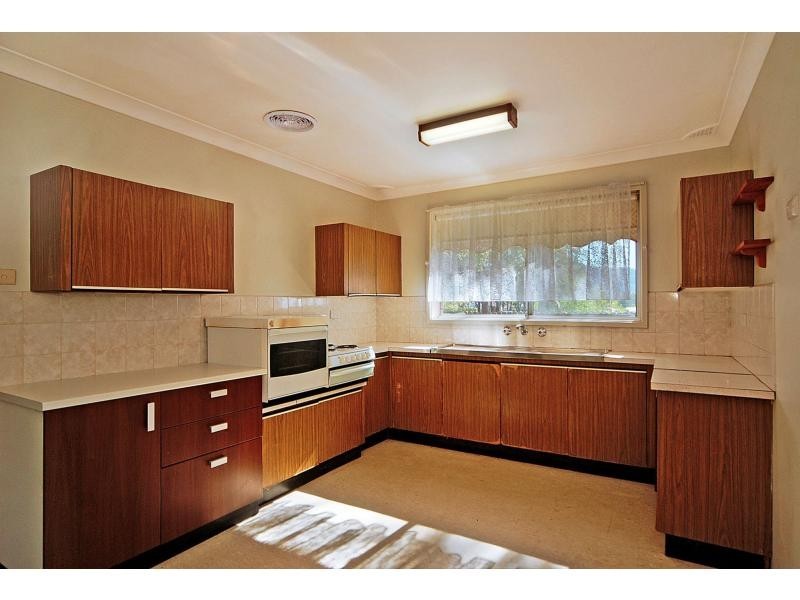2 Crawford Drive, North Nowra NSW 2541