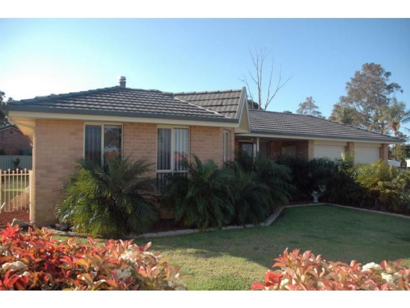 14 Hermes Crescent, Worrigee NSW 2540