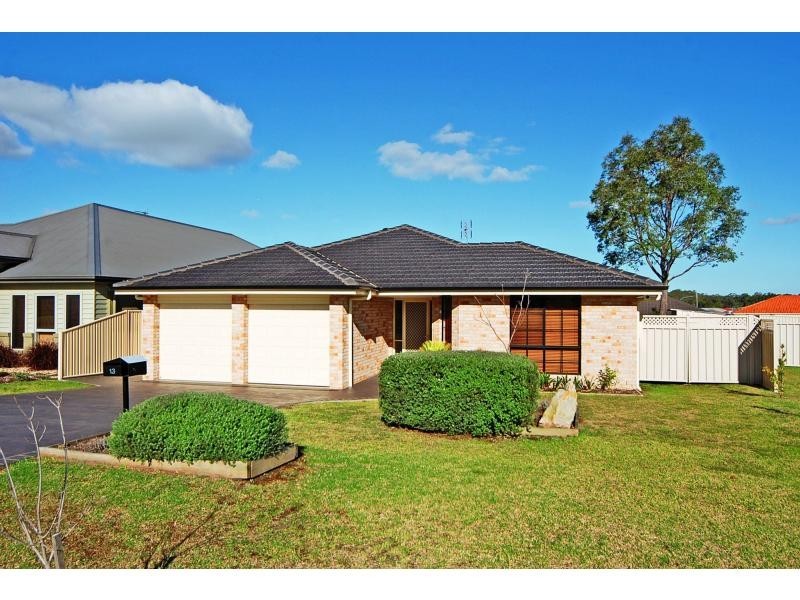 13 Lacebark Grove, Worrigee NSW 2540