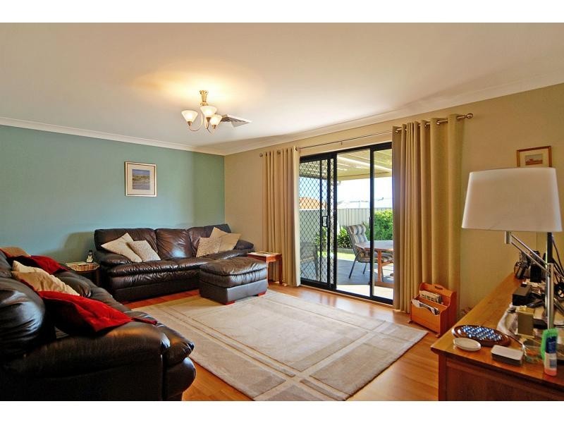 13 Lacebark Grove, Worrigee NSW 2540
