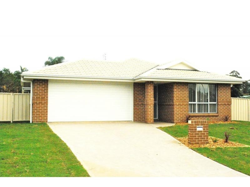 24 Candlebark Close, West Nowra NSW 2541
