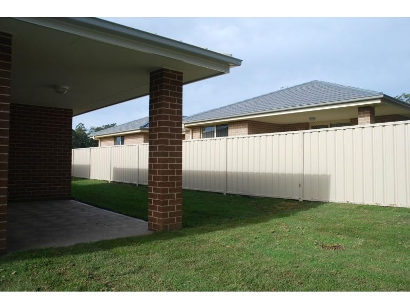 24 Candlebark Close, West Nowra NSW 2541