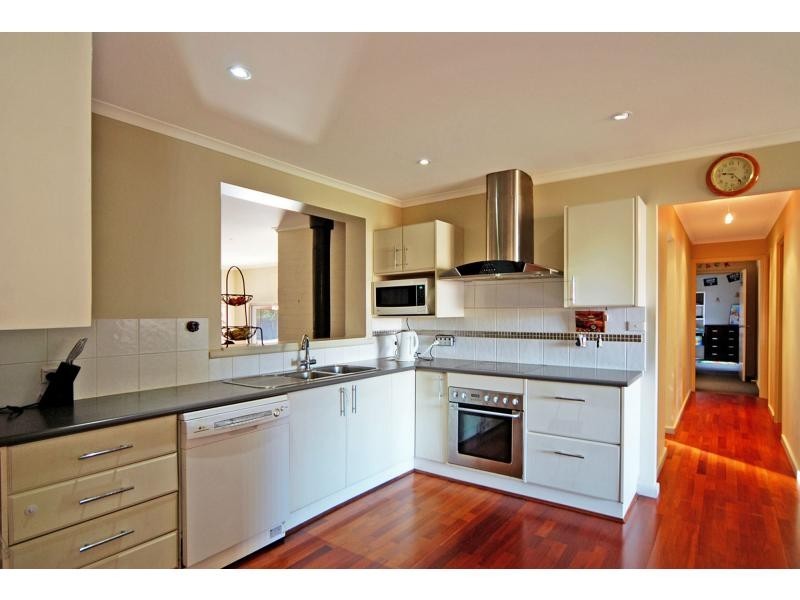 33 Coconut Drive, North Nowra NSW 2541