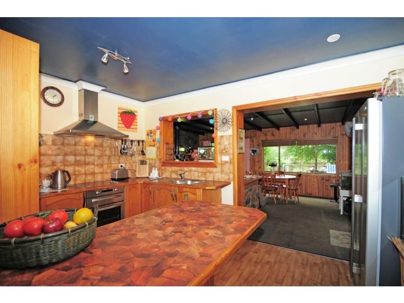 25 Page Avenue, North Nowra NSW 2541