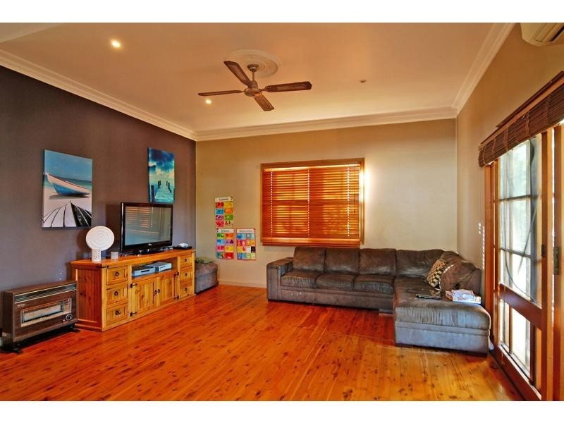76 Shoalhaven Street, Nowra NSW 2541