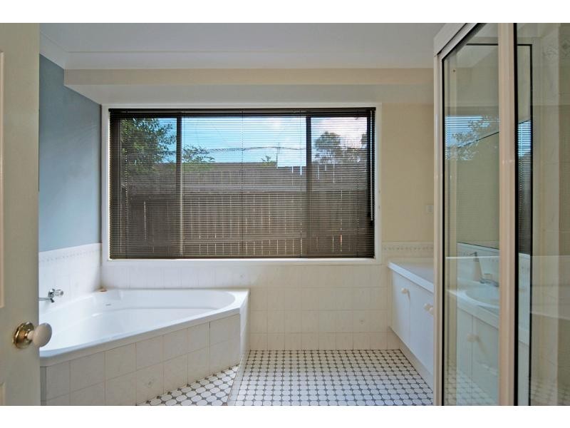 15 Asteria Street, Worrigee NSW 2540